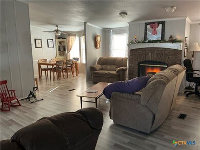 unlisted-address, Nixon, TX 78140 - photo 4