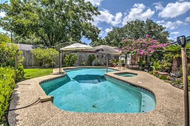 5511 Libbey Ln, Houston, TX 77092 - photo 3