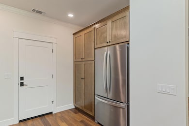 1-web-or-mls-2524-overland-dr