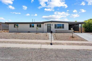 8416 E 23rd St-28
