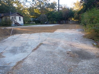 808 Dutch St, Dothan, AL 36301 - photo 2