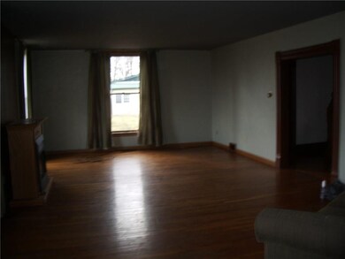 126 Court St, Anderson, IN 46012 - photo 2