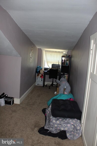 1038 Stuyvesant Ave, Trenton, NJ 08618 - photo 5