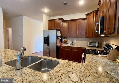 11090 Commanders Ln, White Plains, MD 20695 - photo 5