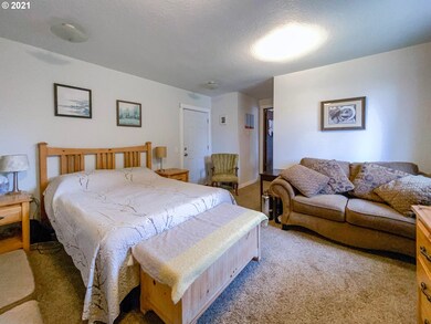 1421 NE Olvera Ct, Gresham, OR 97030 - photo 5