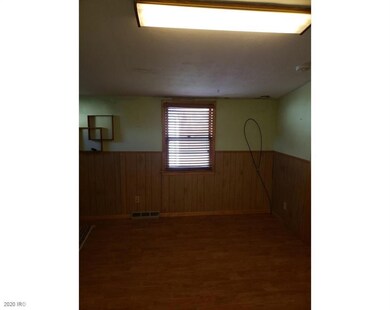 901 E 26th St, Des Moines, IA 50317 - photo 6