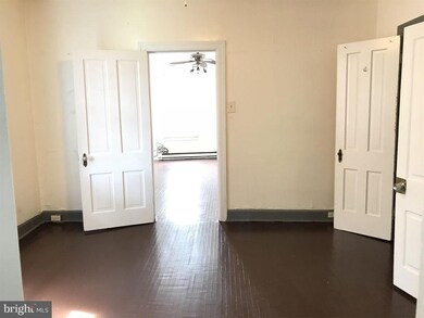 228 N Locust St, Hagerstown, MD 21740 - photo 4