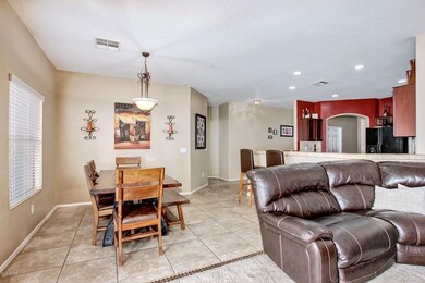 Great room w/dining