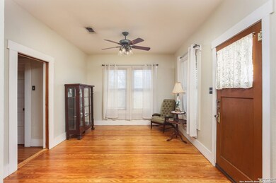 632 Hackberry St, Seguin, TX 78155 - photo 4