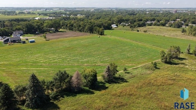 1334 NE 4th St, Madison, SD 57042 - photo 7