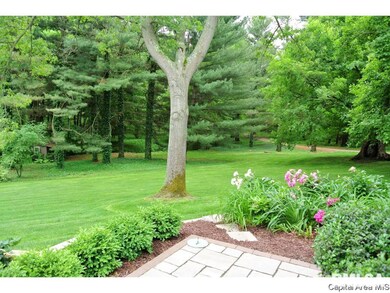 212 Carobeth Dr, Jacksonville, IL 62650 - photo 6