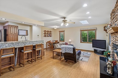 7531 W Cleveland St, Niles, IL 60714 - photo 4