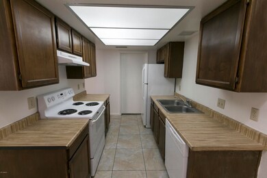 KITCHEN I