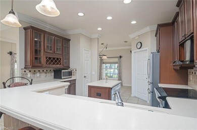 2794 Inlet Cove Ln W, Naples, FL 34120 - photo 6