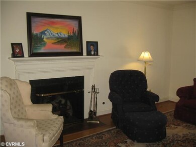 Living Room - Hardwood flooring. crown molding, ga