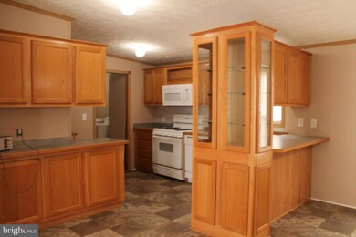 75 Circle Dr, Columbia, PA 17512 - photo 2