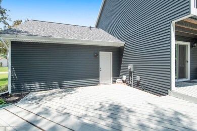 2216 Piney Point Dr, Lansing, MI 48917 - photo 4