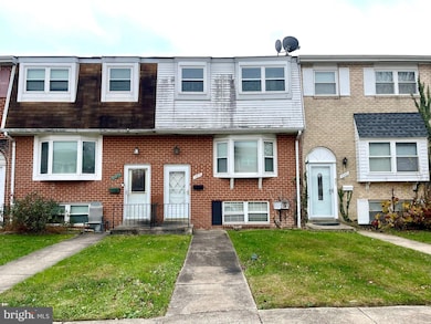 1014 Stormont Cir, Halethorpe, MD 21227 - photo 2