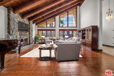 6024 Woodland View Dr, Woodland Hills, CA 91367 - photo 5