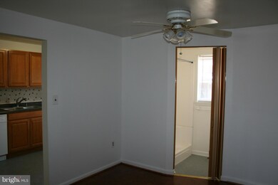 1131 Regina Dr, Halethorpe, MD 21227 - photo 6