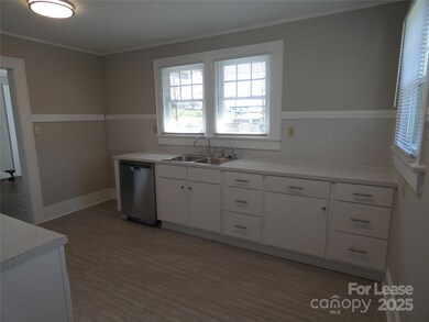 702 Salisbury Rd, Statesville, NC 28677 - photo 4