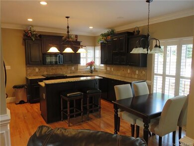 Eat in Kitchen - Granite Counters, Bar Stools, Til