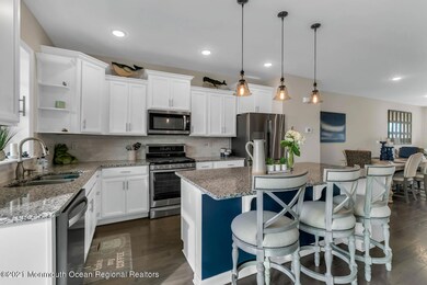 14 Lighthouse Point Rd-large-002-007-4M3