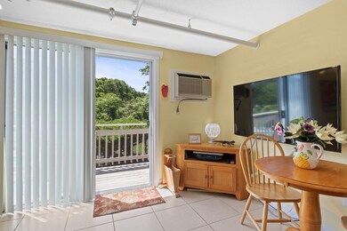 11-web-or-mls-141-main-st-23