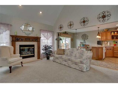 2642 Pinelake Dr, Niagara Falls, NY 14304 - photo 2