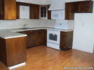 17 Susan Dr, Newburgh, NY 12550 - photo 3