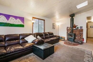 135 SW Mckinley Ave, Bend, OR 97702 - photo 4