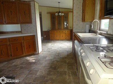 225 N Clarke St, Osceola, IA 50213 - photo 6