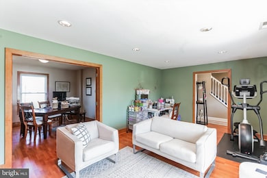 62 Appletree Ln, Sewell, NJ 08080 - photo 2