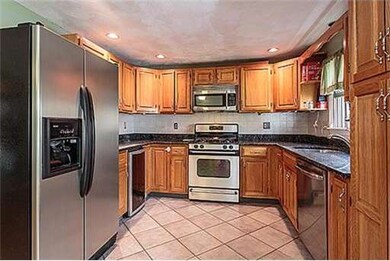 18 Anderson Way, Malden, MA 02148 - photo 2