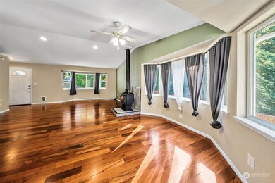 17805 Rising Ct SE, Yelm, WA 98597 - photo 6