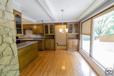 3525 SW Randolph Ave, Topeka, KS 66611 - photo 4