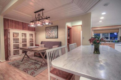 Eat In Kitchen