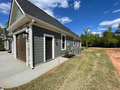 313 Blue Rock Ct, Travelers Rest, SC 29690 - photo 2