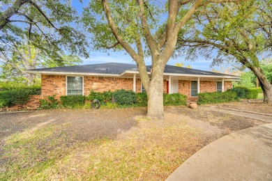 214 Willow Creek Ln, Red Oak, TX 75154 - photo 2