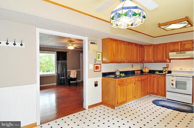 13007 Beechtree Ln, Bowie, MD 20715 - photo 4