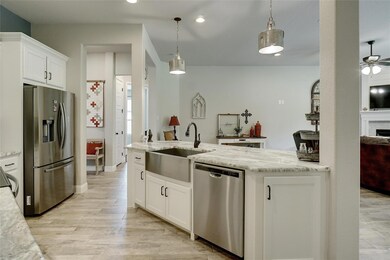 238 Buckeye Dr, Weatherford, TX 76086 - photo 4