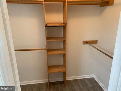 3008 Hickory Grove Ct, Fairfax, VA 22031 - photo 7