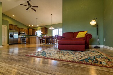 740 Duck Pond Way-35