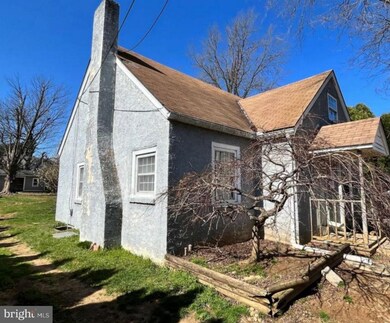 885 Spruce St, Honey Brook, PA 19344 - photo 3