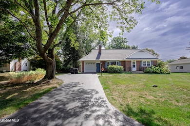 18 Richland Dr, Schenectady, NY 12302 - photo 2