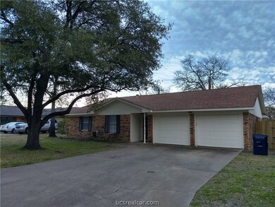 1214 S Ridgefield Cir, College Station, TX 77840 - photo 2