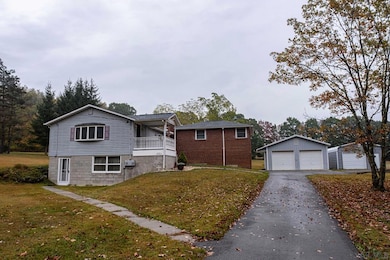 227 Martin Rd, Johnstown, PA 15904 - photo 3