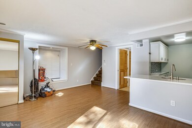 9483 Chadburn Place, Montgomery Village, MD 20886 - photo 5