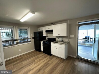 2403 Alma Rd, Halethorpe, MD 21227 - photo 4