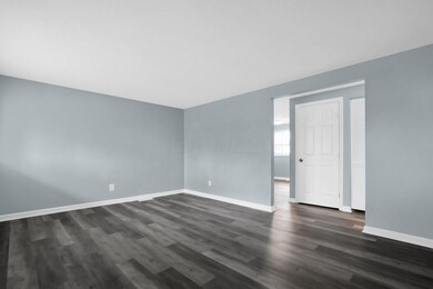 5-web-or-mls-1381-chesterton-square-s